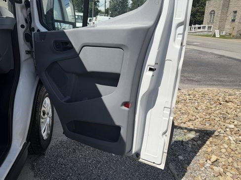 Used 2018 Ford Transit 150 130 Low Roof RWD image 17