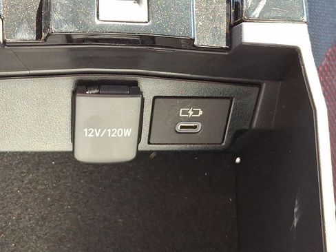 Used 2025 Toyota Corolla SE image 28