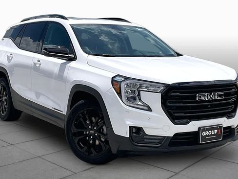 Used 2022 GMC Terrain SLT w/ Infotainment Package II FWD image 3