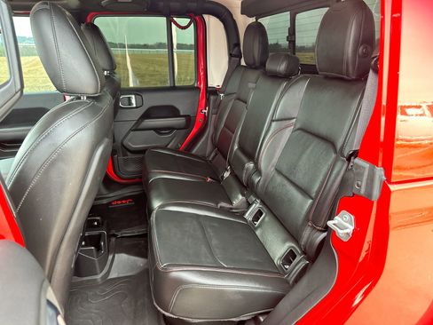 Used 2022 Jeep Gladiator Rubicon w/ Cold Weather Group image 22