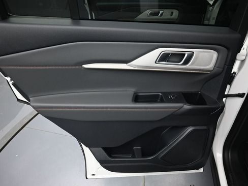New 2026 Ford Explorer Active w/ Active Comfort Package RWD image 29