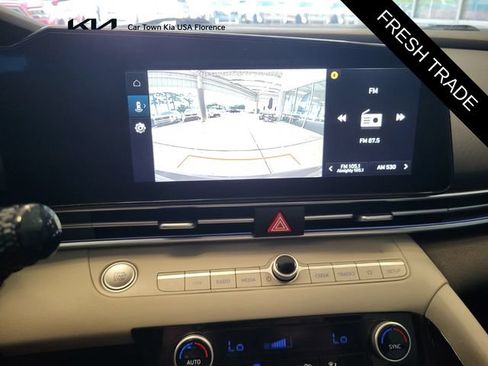 Used 2025 Hyundai Elantra Limited FWD image 16