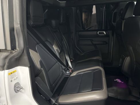 Used 2025 Ford Bronco Outer Banks image 21