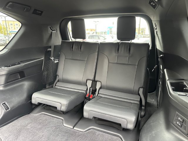 Used 2022 Lexus LX 600 4WD w/ Luxury Package image 48