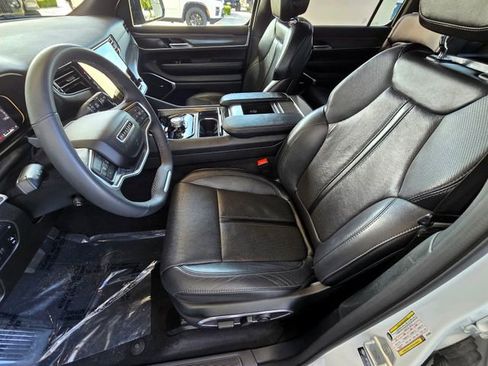 Certified 2024 Jeep Wagoneer Series II image 26