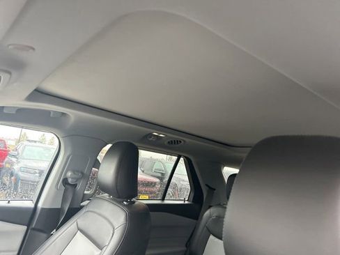 Used 2023 Ford Explorer XLT w/ Equipment Group 202A AWD/4WD image 11