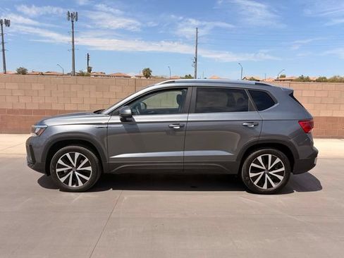 Used 2023 Volkswagen Taos SE w/ Panoramic Sunroof Package AWD/4WD image 6