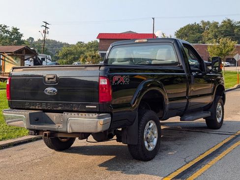 Used 2016 Ford F250 XL w/ XL Appearance Package AWD/4WD image 4