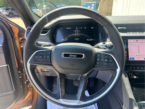 New 2026 Jeep Grand Cherokee Limited AWD/4WD image 25