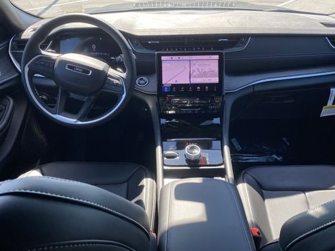 New 2025 Jeep Grand Cherokee L Limited w/ Luxury Tech Group II image 38