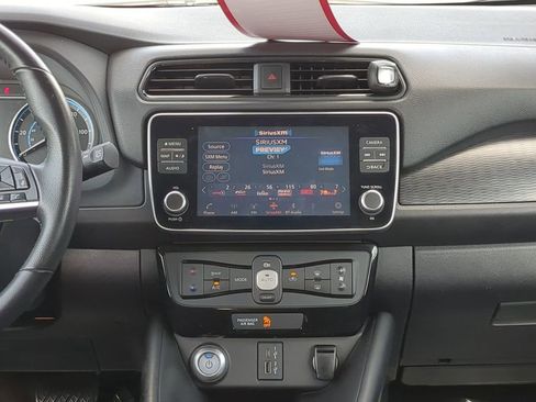 Certified 2020 Nissan Leaf SV Plus image 17