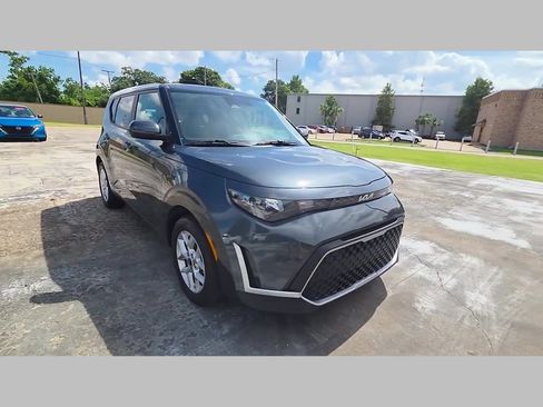 Used 2025 Kia Soul LX w/ LX Technology Package FWD image 51