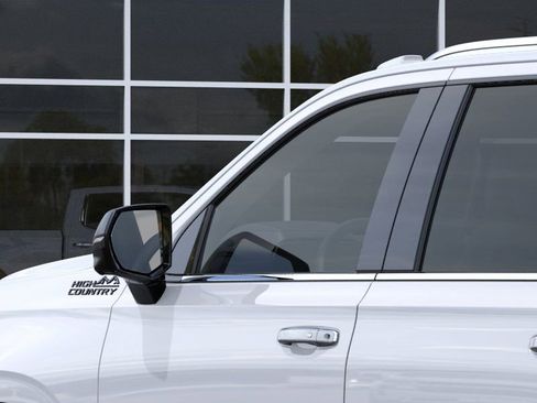 New 2026 Chevrolet Suburban High Country AWD/4WD image 12