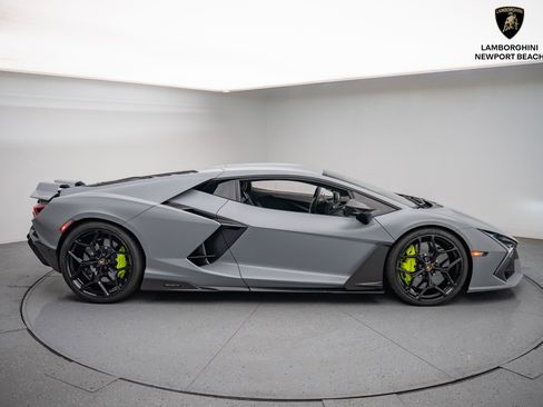 Used 2024 Lamborghini Revuelto image 26