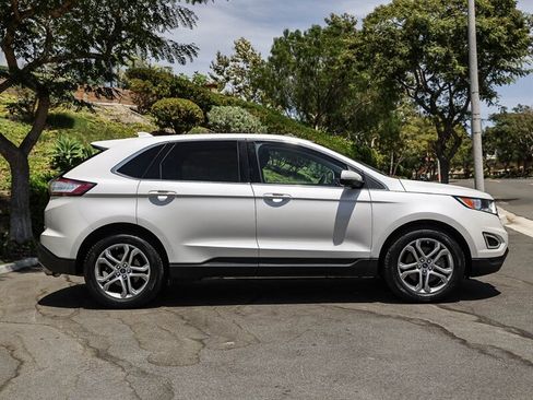 Used 2016 Ford Edge Titanium w/ Technology Package AWD/4WD image 6