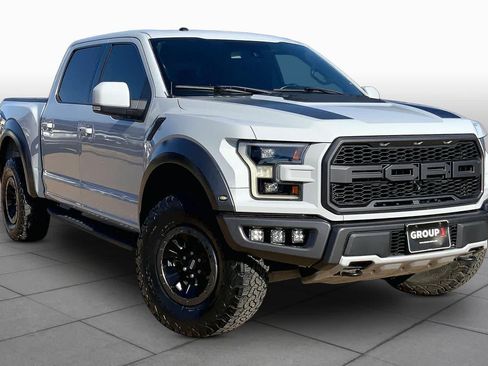 Used 2017 Ford F150 Raptor w/ Equipment Group 802A Luxury AWD/4WD image 3
