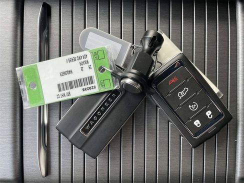 New 2025 Jeep Wagoneer Series II w/ Premium Group I image 40