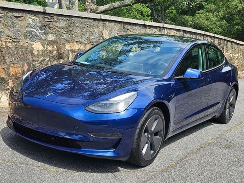 Used 2023 Tesla Model 3 Standard Range RWD image 14