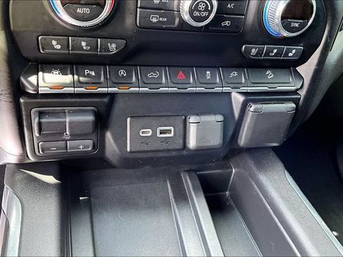 Used 2019 GMC Sierra 1500 AT4 w/ AT4 Premium Package AWD/4WD image 33