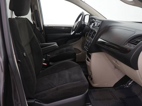Used 2015 Dodge Grand Caravan SE w/ Quick Order Package 29E SE image 11