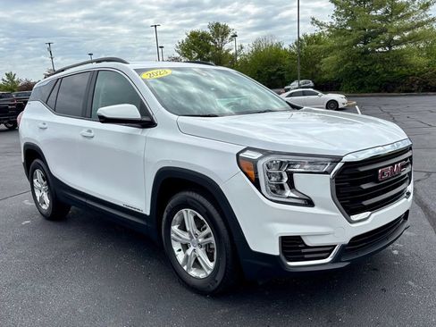 Used 2023 GMC Terrain SLE w/ Driver Convenience Package FWD image 9