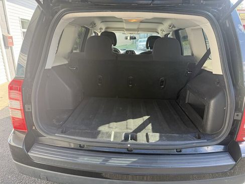Used 2015 Jeep Patriot Sport w/ Power Value Group AWD/4WD image 13