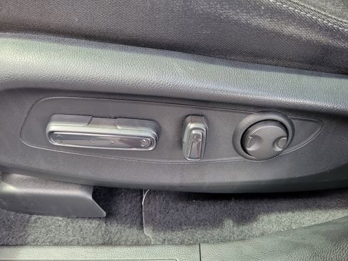 Used 2023 Honda CR-V EX image 16