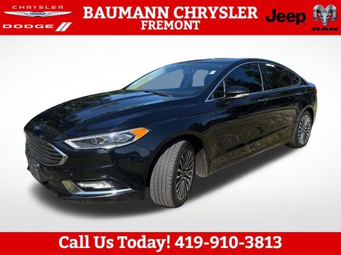 Used 2017 Ford Fusion SE w/ Equipment Group 202A AWD/4WD image 2