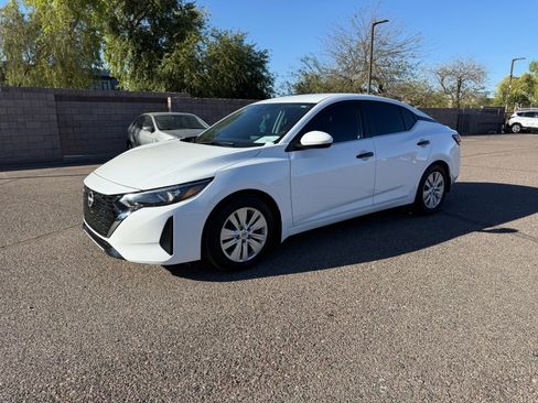 Used 2025 Nissan Sentra S image 1