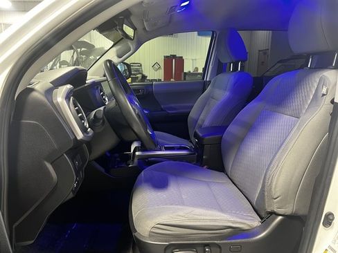 Used 2020 Toyota Tacoma SR5 image 11