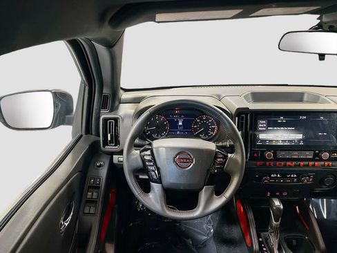 Used 2025 Nissan Frontier Pro-X image 20