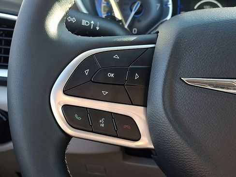 Used 2024 Chrysler Voyager LX image 23