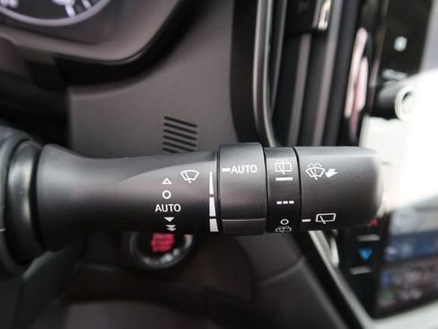 Certified 2025 Subaru Ascent Bronze Edition w/ Popular Package #2 image 20