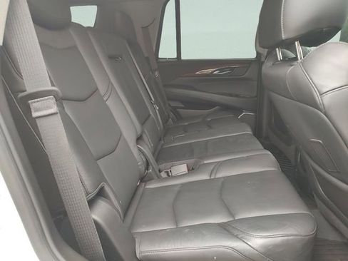 Used 2019 Cadillac Escalade Premium Luxury RWD image 28
