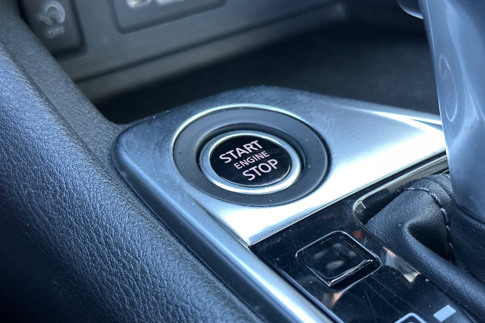 Used 2025 Nissan Sentra SV FWD image 22