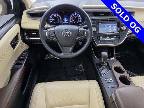 Used 2017 Toyota Avalon Limited image 13