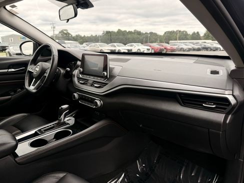 Used 2023 Nissan Altima 2.5 SR image 18