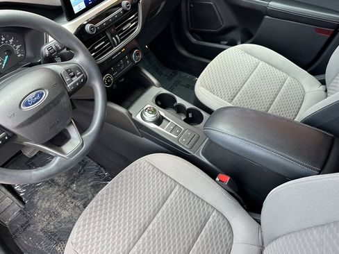 Used 2022 Ford Escape SE image 7
