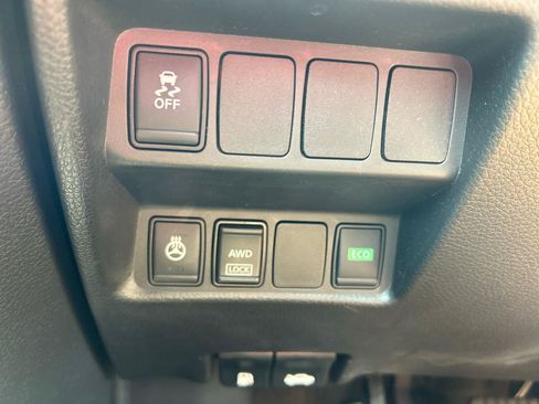 Used 2018 Nissan Rogue Sport SL AWD/4WD image 16