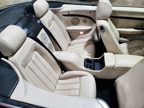 Used 2011 Maserati GranTurismo Convertible image 21