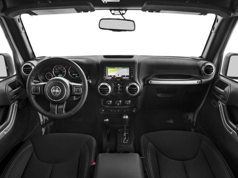 Used 2016 Jeep Wrangler Unlimited Rubicon w/ Connectivity Group AWD/4WD image 5