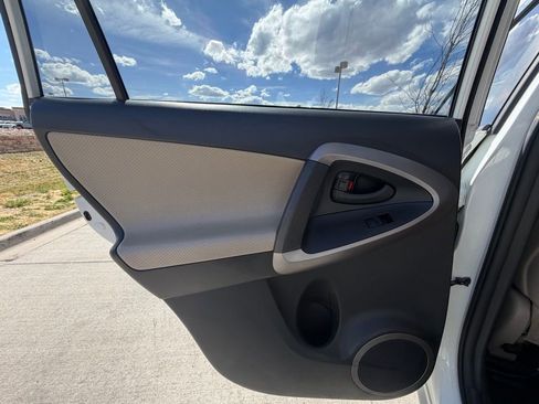 Used 2008 Toyota RAV4 Limited image 27