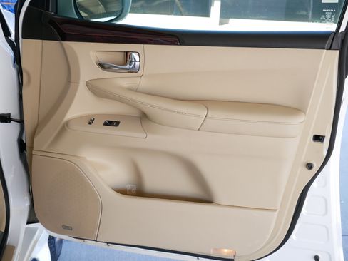 Used 2010 Lexus LX 570 4WD image 12