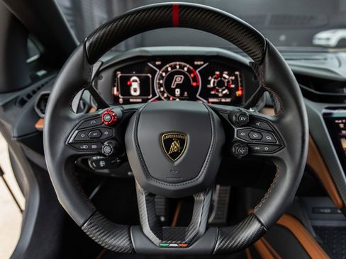 Used 2024 Lamborghini Revuelto AWD/4WD image 34