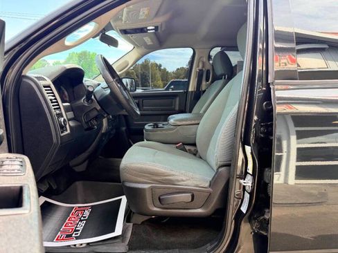 Used 2017 RAM 1500 Express w/ Express Value Package AWD/4WD image 19
