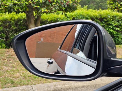 Used 2018 Honda Accord EX image 9