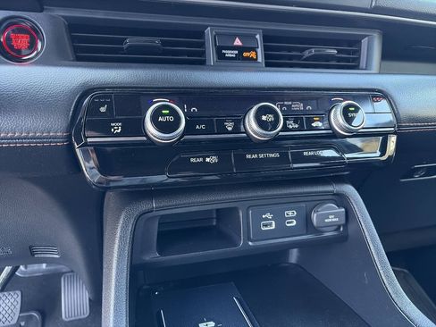 Used 2025 Honda Pilot TrailSport image 39