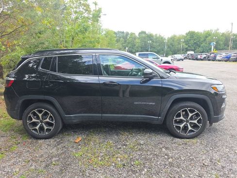 Used 2025 Jeep Compass Limited AWD/4WD image 9