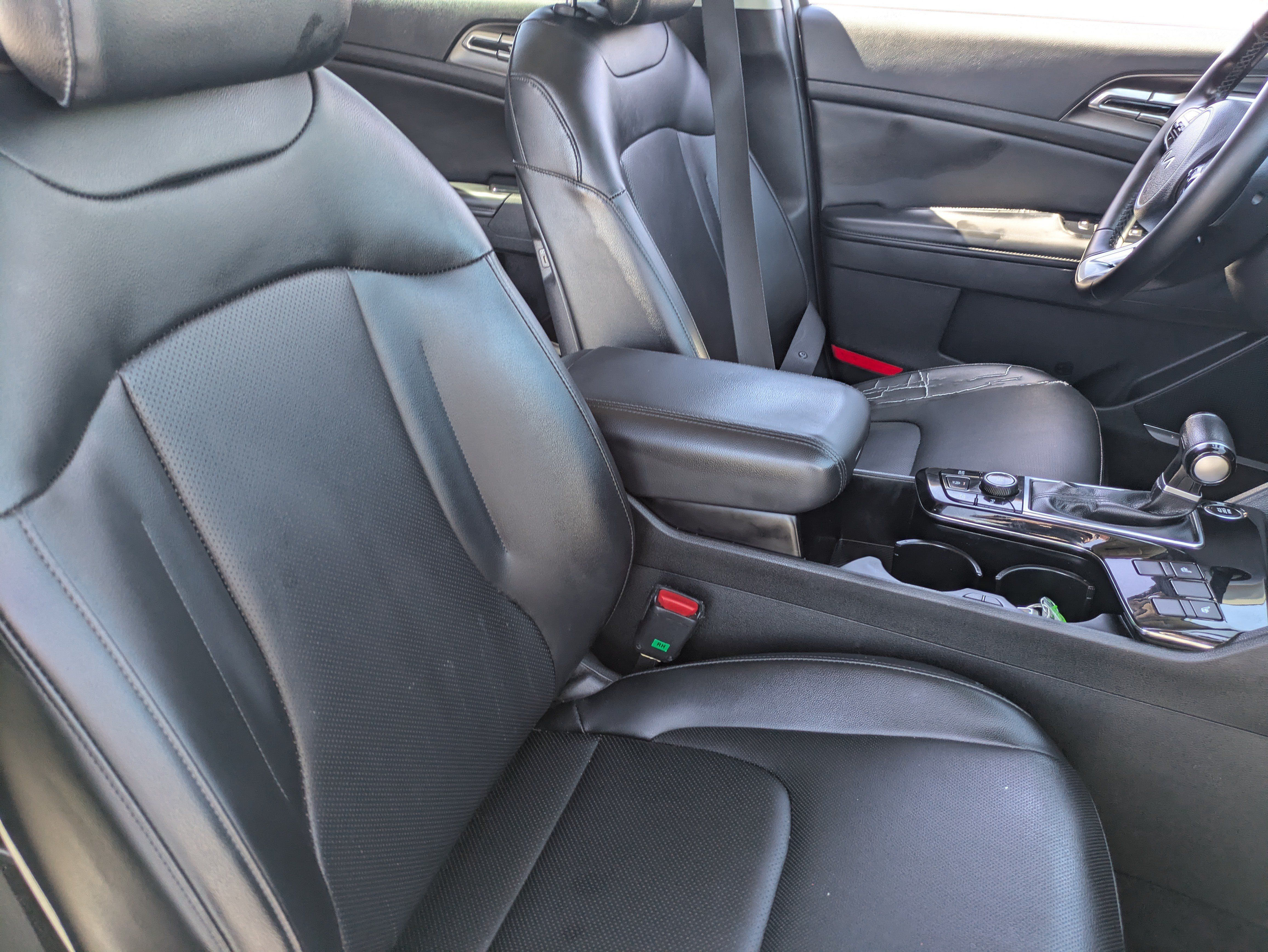 Used 2023 Kia Sportage EX FWD image 11