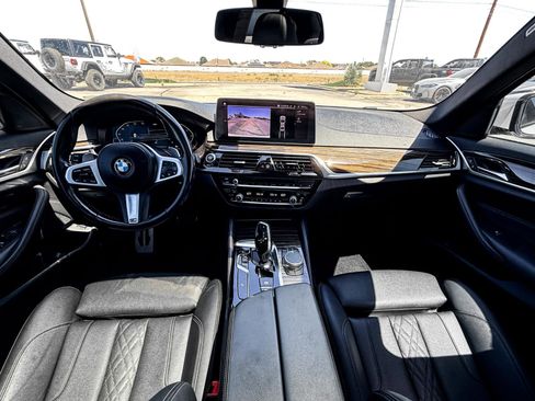 Used 2021 BMW 530i w/ M Sport Package RWD image 13
